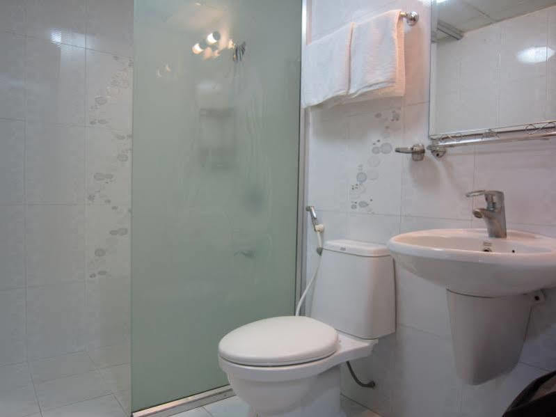 Quy Thanh Hotel Ho Chi Minh City Exterior photo
